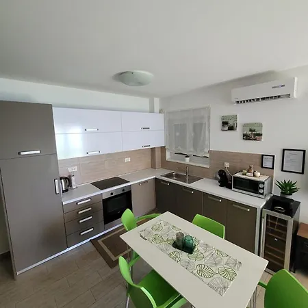 Apartment Toth - Benici *